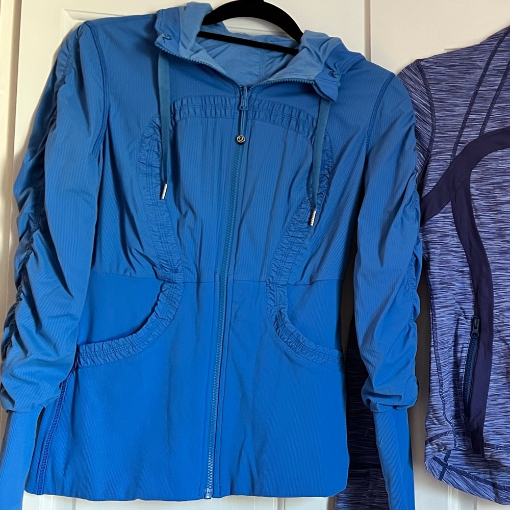 Lululemon Porcelain blue dance studio jacket size 8